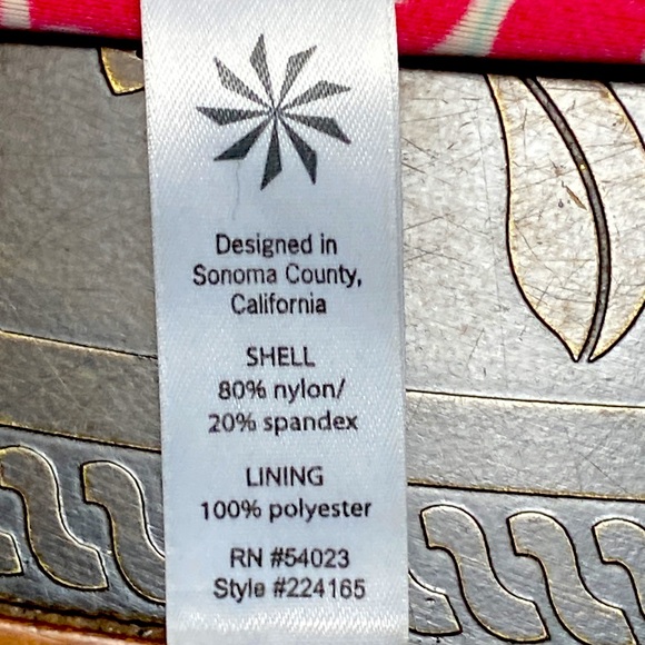 Athleta Offshore Racerback Tankini Top Swimsuit Red Paisley Top Only Size M - Picture 8 of 11